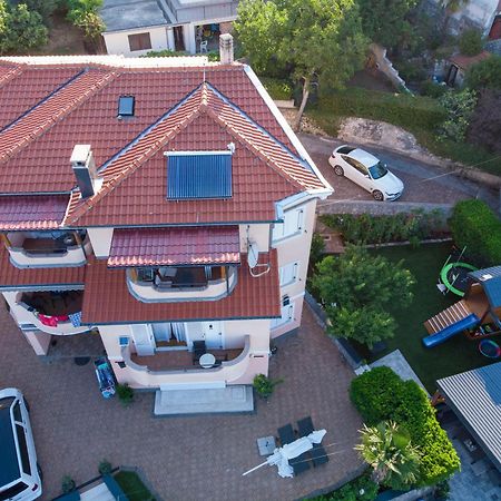 Apartmani Andiks Dramalj Esterno foto