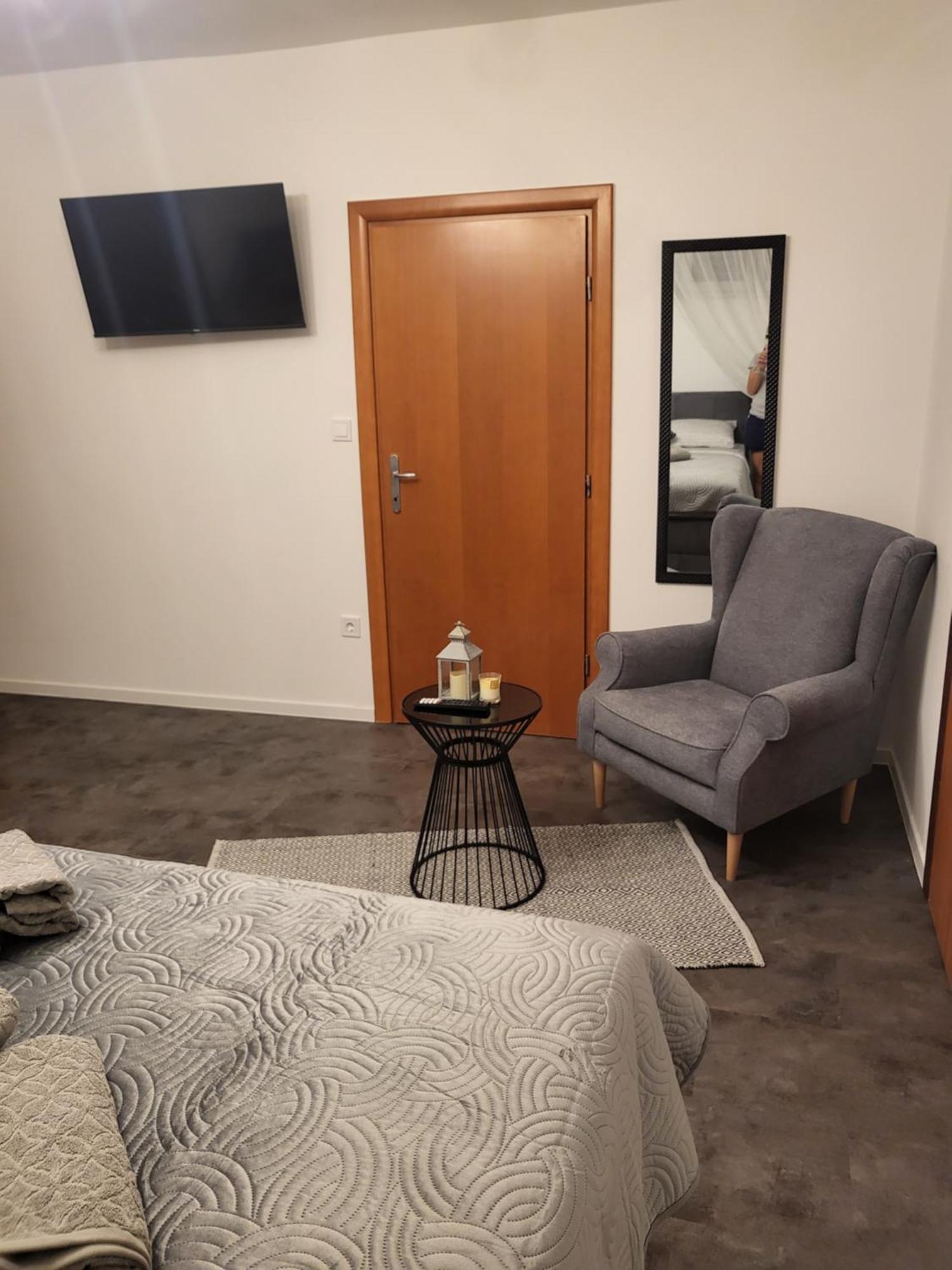 Apartmani Andiks Dramalj Esterno foto