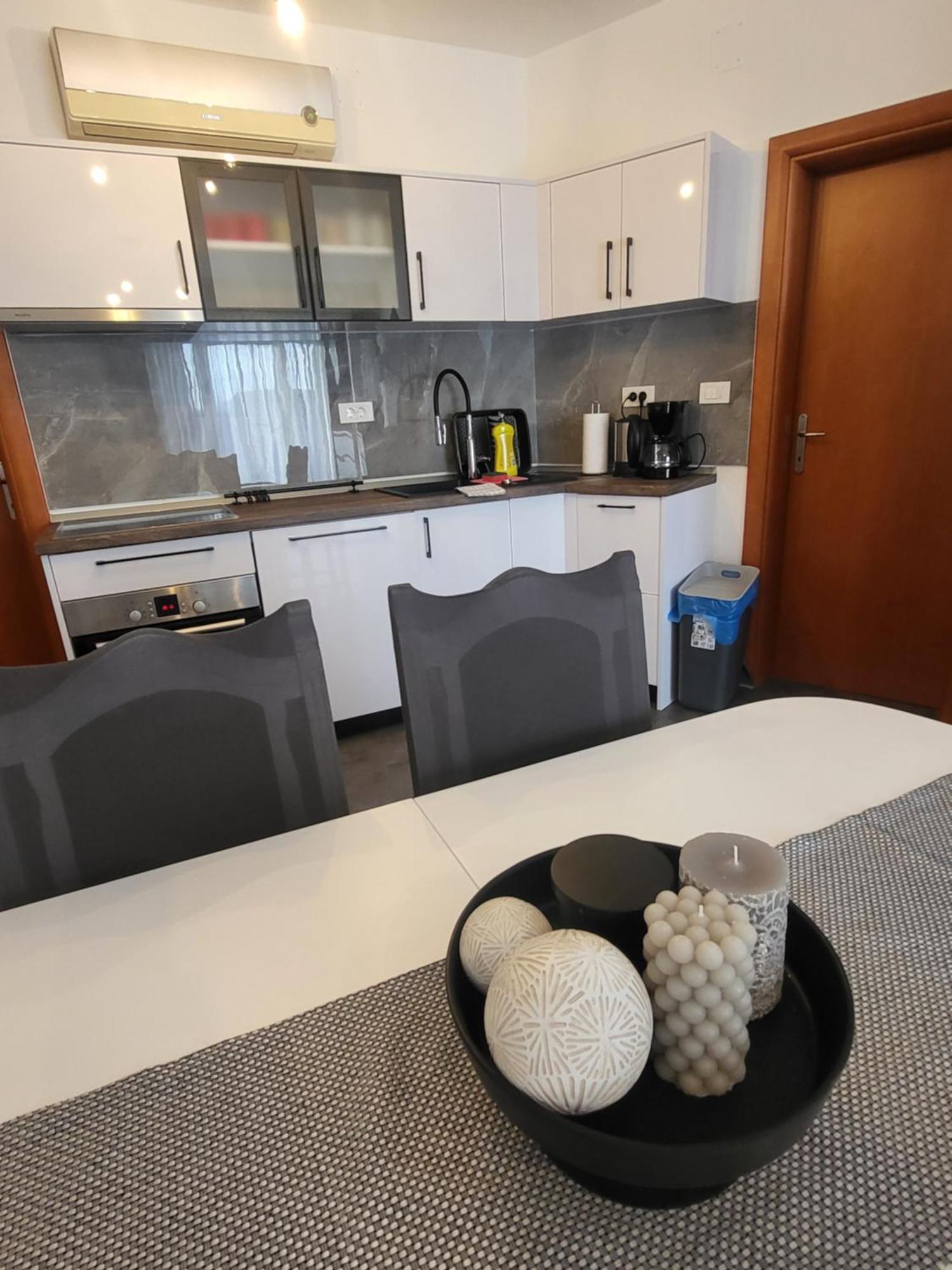 Apartmani Andiks Dramalj Esterno foto