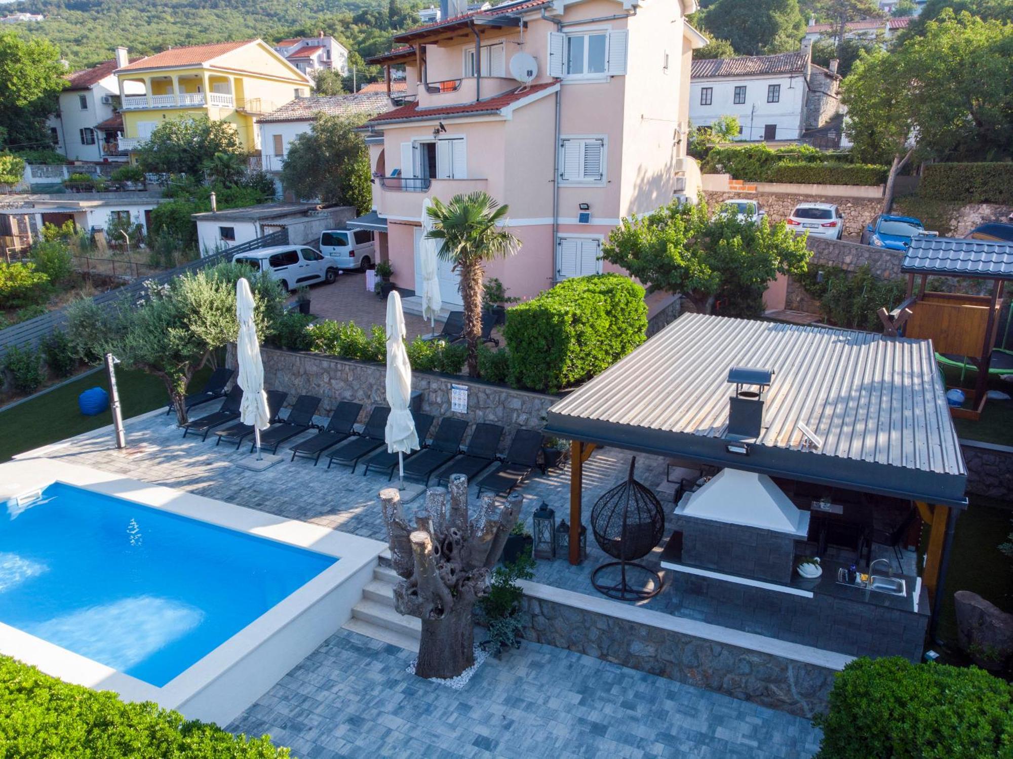 Apartmani Andiks Dramalj Esterno foto